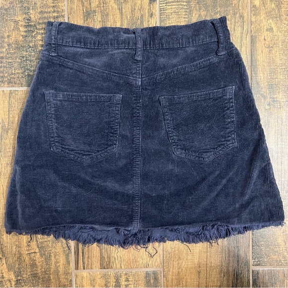 Brandy Melville Mini Skirt - Picture 2 of 2